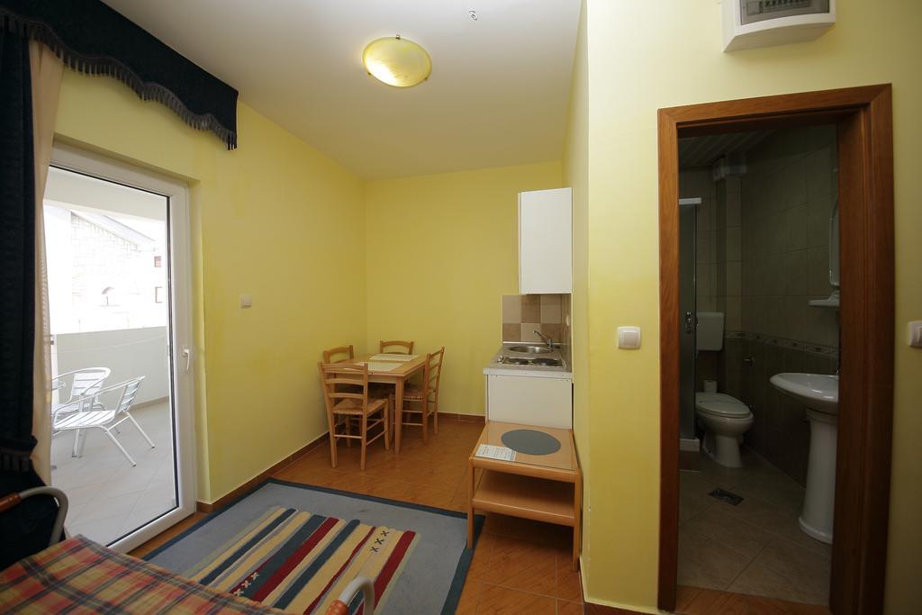 Apartments Tamara Budva Bilik gambar
