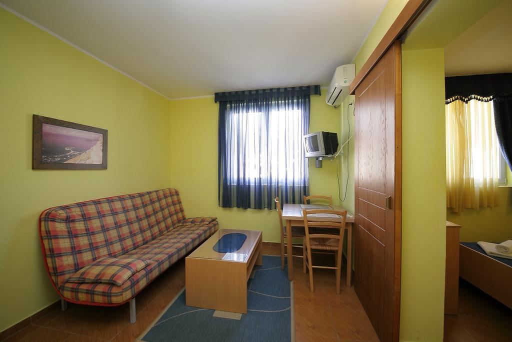 Apartments Tamara Budva Bilik gambar