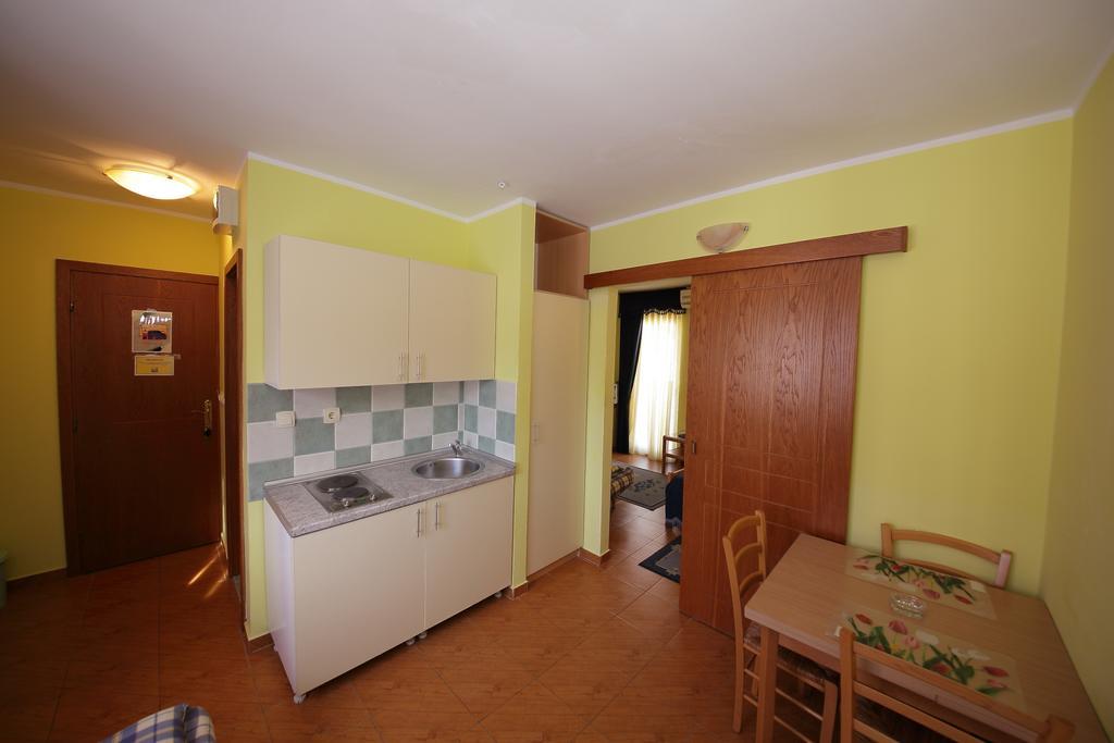 Apartments Tamara Budva Bilik gambar